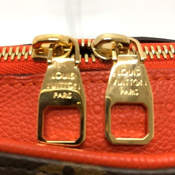 LOUIS VUITTON Brown Monogram Shoulder Bag - Picture 16 of 16